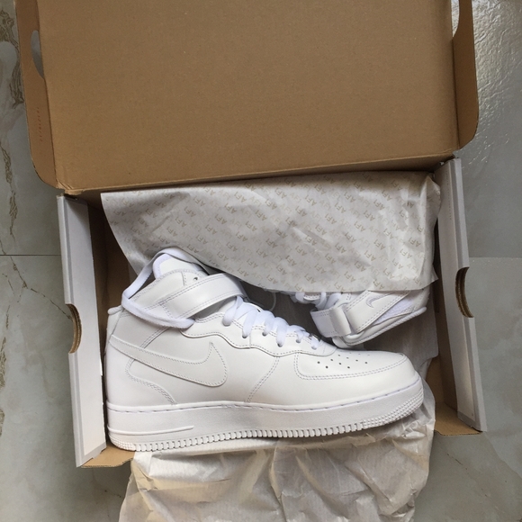 all white af1 mid